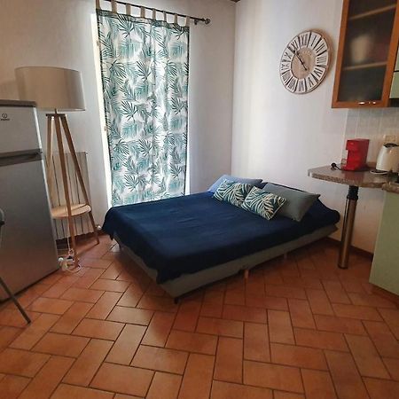 Mentana 14 Apartment Parma Bagian luar foto