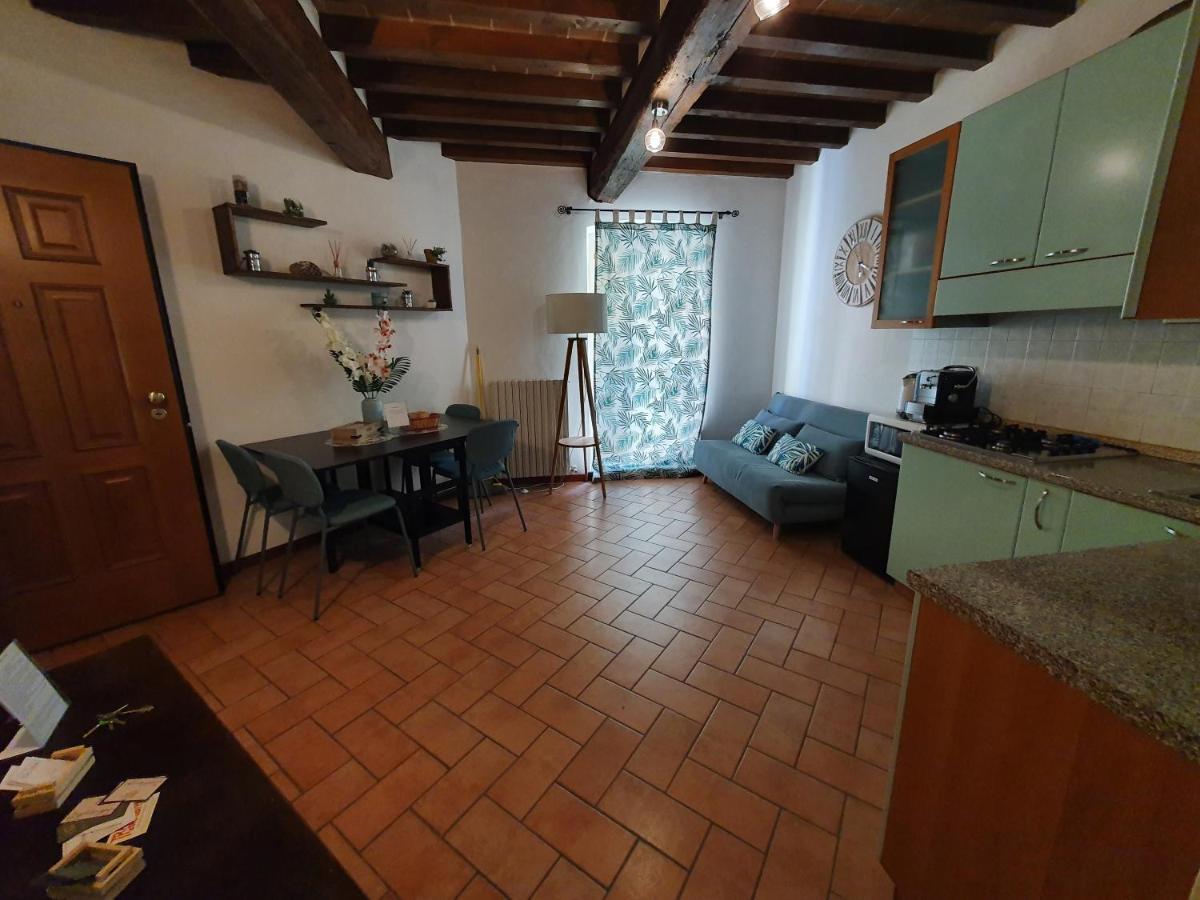 Mentana 14 Apartment Parma Bagian luar foto