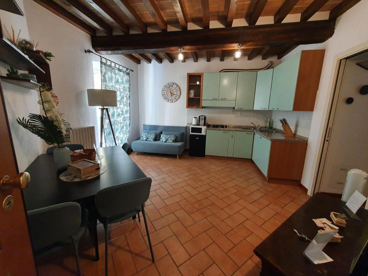Mentana 14 Apartment Parma Bagian luar foto